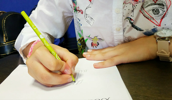 Неправильный захват ручки как причина неаккуратного почерка